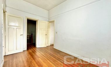 CHALET 6 AMBIENTES APTO PROFESIONAL BANFIELD RESIDENCIAL, CON COCHERA, JARDIN, TERRAZA