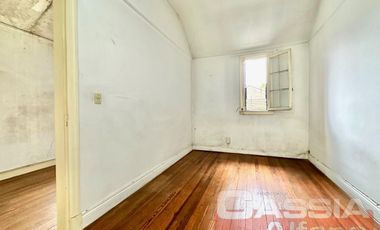 CHALET 6 AMBIENTES APTO PROFESIONAL BANFIELD RESIDENCIAL, CON COCHERA, JARDIN, TERRAZA