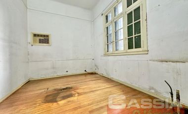 CHALET 6 AMBIENTES APTO PROFESIONAL BANFIELD RESIDENCIAL, CON COCHERA, JARDIN, TERRAZA