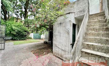 CHALET 6 AMBIENTES APTO PROFESIONAL BANFIELD RESIDENCIAL, CON COCHERA, JARDIN, TERRAZA