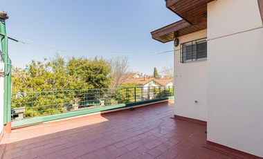 CASA EN PH 3 DORMITORIOS JARDÍN BARRIO PARQUE BERNAL EN VENTA