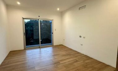 Casa en venta - 4 Dormitorios 3 Baños - Cochera - 830Mts2 - Ramallo