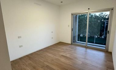 Casa en venta - 4 Dormitorios 3 Baños - Cochera - 830Mts2 - Ramallo