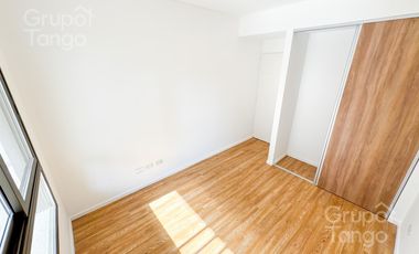 Venta tres Ambientes Balcon frente Cochera Toilette Villa Luro A ESTRENAR