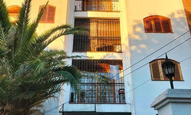 Departamento en venta - 2 Dormitorios 2 Baños - Cochera - 90Mts2 - Adrogué, Almirante Brown