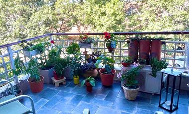 Departamento de 3 amb, en Jardines de San Isidro, cochera cubierta.