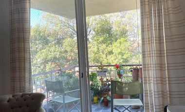 Departamento de 3 amb, en Jardines de San Isidro, cochera cubierta.