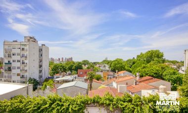 Departamento en alquiler en Olivos 2 ambientes con cochera doble descubierta.