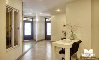 Departamento en alquiler en Olivos 2 ambientes con cochera doble descubierta.