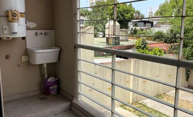 Departamento 2 ambientes en venta en Quilmes con cochera
