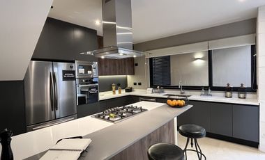 Hermosa Casa en Venta Campanario Norte