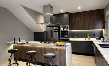 Hermosa Casa en Venta Campanario Norte