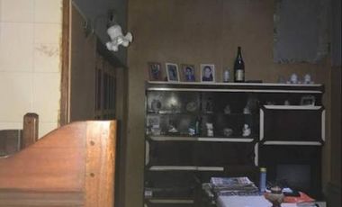 Ricardo Gutierrez al 1300. CASA 3 AMB. EN ESQUINA CON COCHERA DOBLE Y LOCAL COMERCIAL CON RENTA!!!!