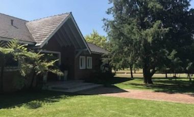 COUNTRY SAN DIEGO- HERMOSO CHALET MODERNO EN ESQUINA