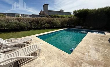 Casa 4 ambientes con pileta lote central en alquiler temporal - Hudson Park