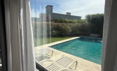 Casa 4 ambientes con pileta lote central en alquiler temporal - Hudson Park