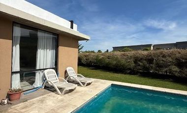 Casa 4 ambientes con pileta lote central en alquiler temporal - Hudson Park