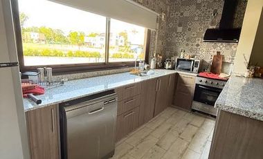 Casa 4 ambientes con pileta lote central en alquiler temporal - Hudson Park