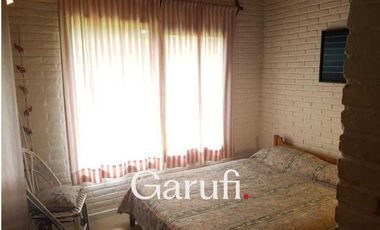 Casa en Alquiler Temporario en Pinamar Amplio parque arbolado con 5 ambientes