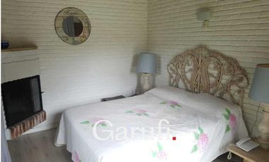 Casa en Alquiler Temporario en Pinamar Amplio parque arbolado con 5 ambientes