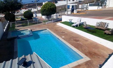 Condominio Amueblado con 3 Recámaras en Montemar – ¡Ubicación Privilegiada en Ro