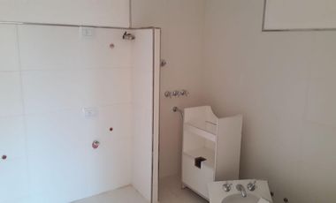 Departamento 2 ambientes en venta en Bernal Oeste
