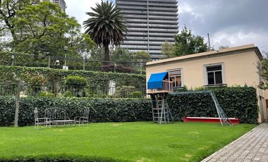 Extraordinaria casa con gran ubicación.