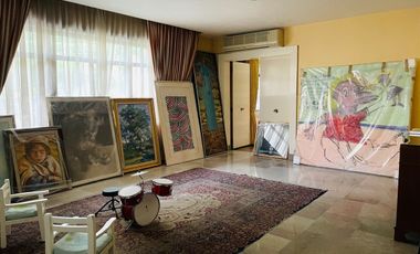 Extraordinaria casa con gran ubicación.