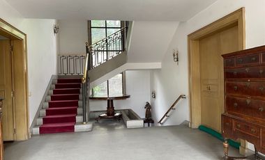 Extraordinaria casa con gran ubicación.