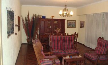 Casa  4 ambientes en venta en Quilmes Oeste
