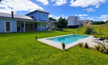 Casa en  Venta Costa Esmeralda - Deportiva I