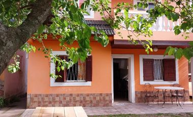 Casa en venta - 4 Dormitorios 2 Baños - Cocheras - 500Mts2 - Mar de Ajó