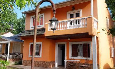 Casa en venta - 4 Dormitorios 2 Baños - Cocheras - 500Mts2 - Mar de Ajó