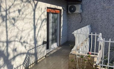 Casa en alquiler - 4 Dormitorios 2 Baños - Parque Avellaneda