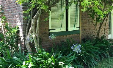 Casa en venta - 4 Dormitorios 3 Baños - Ranelagh