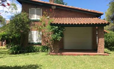 Casa en venta - 4 Dormitorios 3 Baños - Ranelagh