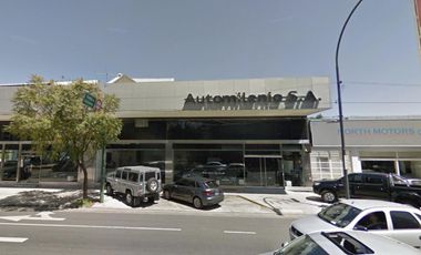 Venta local sobre Avenida Libertador en Vicente López de vías al río