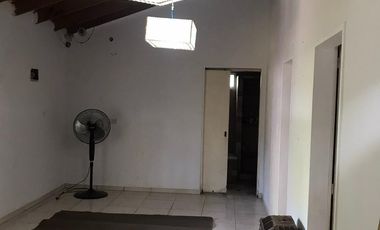 Casa en venta - 2 Dormitorios 1 Baño - General Rodríguez