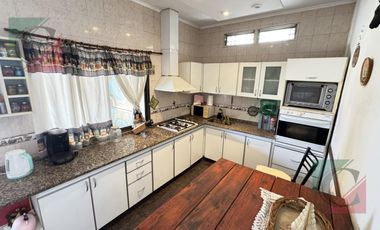 CASA 5 AMB. IDEAL 2 FAMILIAS O INVERSIÓN