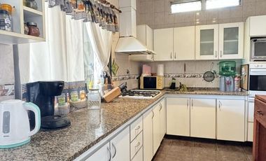 CASA 5 AMB. IDEAL 2 FAMILIAS O INVERSIÓN
