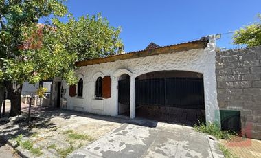 CASA 5 AMB. IDEAL 2 FAMILIAS O INVERSIÓN