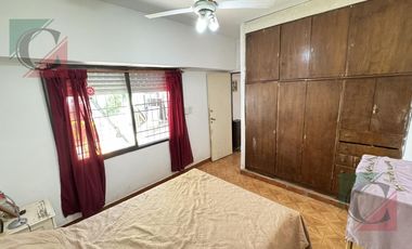 CASA 5 AMB. IDEAL 2 FAMILIAS O INVERSIÓN