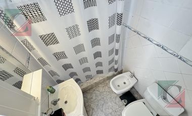 CASA 5 AMB. IDEAL 2 FAMILIAS O INVERSIÓN