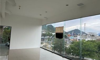 LOCAL COMERCIAL EN VENTA PLAZA LAS VILLAS SUR