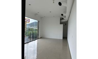 LOCAL COMERCIAL EN VENTA PLAZA LAS VILLAS SUR