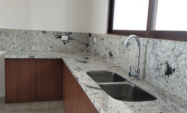 CASA 3 RECAMARAS EN ESQUINA, EN PRIVADA CON AMENIDADES A LA VENTA
