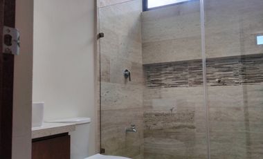 CASA 3 RECAMARAS EN ESQUINA, EN PRIVADA CON AMENIDADES A LA VENTA