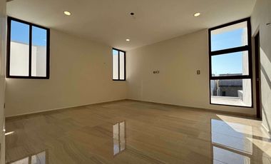 CASA EN VENTA EN PRIVADA PARQUE NATURA, CHOLUL