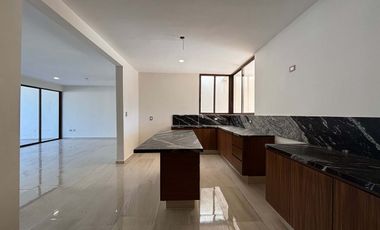 CASA EN VENTA EN PRIVADA PARQUE NATURA, CHOLUL