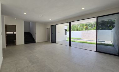 CASA VENTA MÉRIDA,  PRIV. PARQUE NATURA CHOLUL, CIRUELA 202.